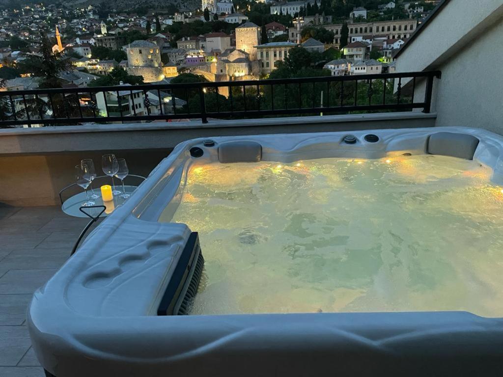 Penthouse With Old Bridge View And Jacuzzi Apartment Mostar Exterior foto